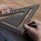 Righello a triangolo per la lavorazione del legno