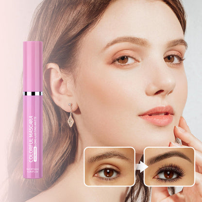 Mascara a lunga tenuta e colorato