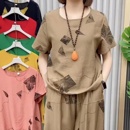 Set donna: top stampato a maniche corte e pantaloni 7/8