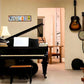 Targa vintage in latta con la scritta “Love You More“