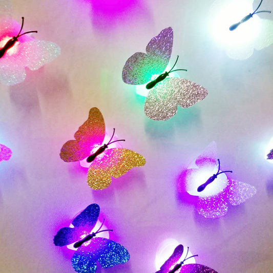 Lampada da notte tridimensionale a forma di farfalla colorata