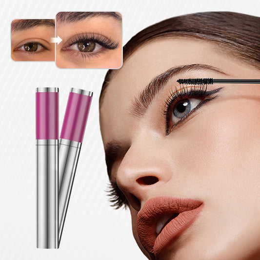 Mascara nero waterproof per lunghezza e volume